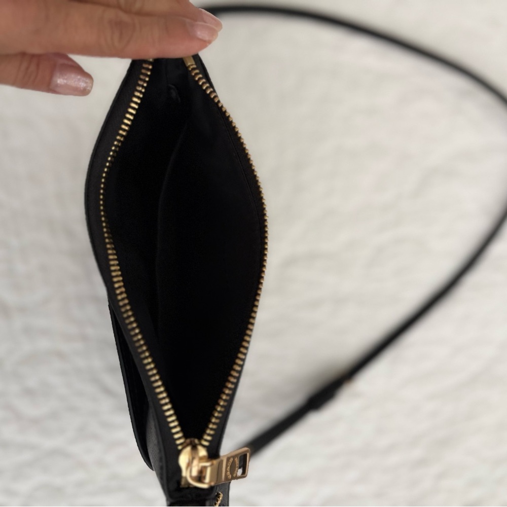 Coach Small Black Crossbody Bag Like New Condition - Picture 7 of 13